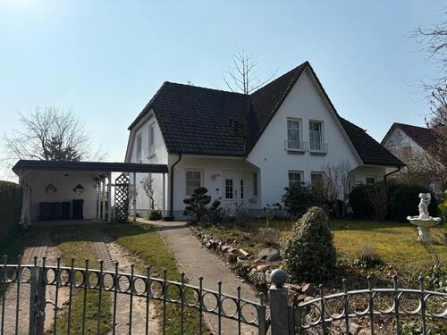 Foto - Charmante Doppelhaushälfte auf 980 m² Grundstück – sofort frei