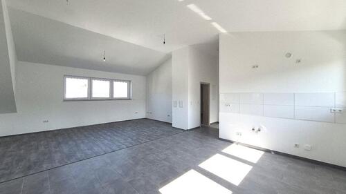 Foto - 2 Zimmer Dachgeschoßwohnung zur Miete in Bad Neustadt an der Saale