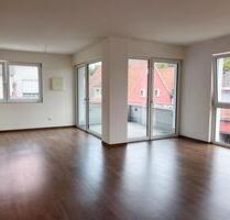 2-Zimmer-Wohnung (66,4 m²) m. Balkon, Einbauküche & TG-Stellplatz - Deining