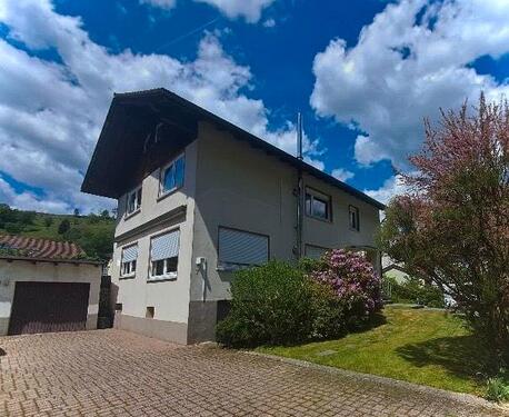 Foto - 4 Zimmer Wohnung - 1.350,00&nbsp;EUR Kaltmiete, ca.&nbsp; 99,00&nbsp;m&sup2;