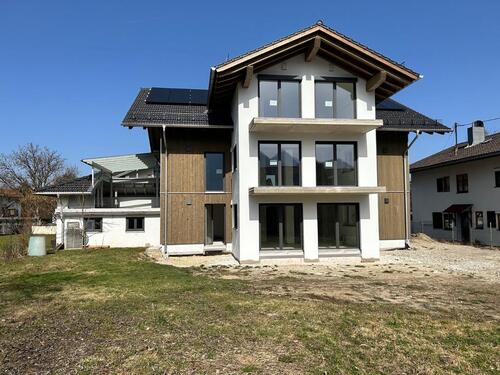 Foto - ERSTBEZUG! Kernsanierte 3-Zi. Wohnung mit Dachterrasse in Bernau