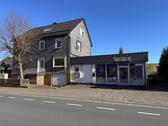 Foto - Großzügiges Wohnhaus nebst vermieteter Gewerbeeinheit