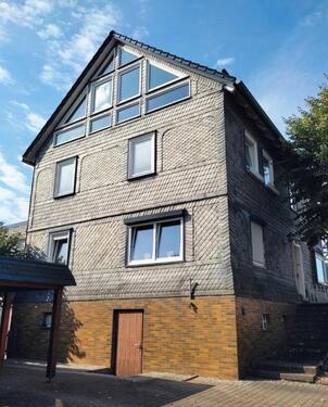 Foto - Großzügiges Wohnhaus nebst vermieteter Gewerbeeinheit