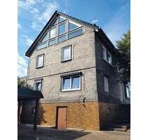 Großzügiges Wohnhaus nebst vermieteter Gewerbeeinheit - Bad Berleburg