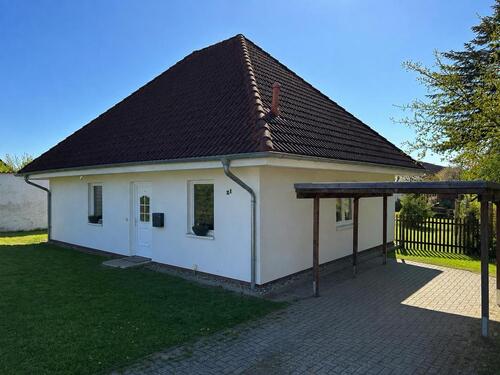 Foto - Provisionsfreier, ebenerdiger Bungalow mit Kamin und Garten!