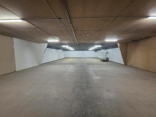 Foto - Kalthalle direkt an der A45 - 855,00 EUR Kaltmiete,