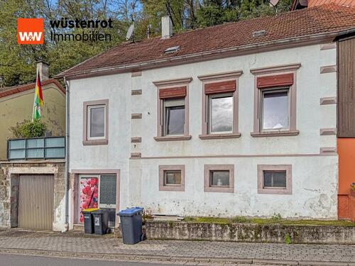 Foto - Zweifamilienhaus-Potenzial: Solides Wohnhaus mit modernisierter Einheit und Ausbaureserve