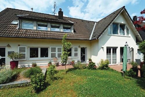 Foto - Wunderschönes, freistehendes Einfamilienhaus