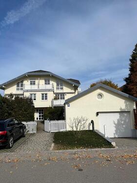 Foto - 2,5 Raumwohnung, Einbauküche, Tiefgarage, 2 Balkons, sofort Bezug