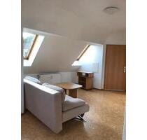 KC-Stadt, möbliertes Appartement im DG, 31 qm zzgl Vorraumfläche - Kulmbach Blaich