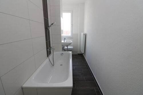 Foto - Ein Schnapper...helle 2-RW mit modernem Wannenbad!!!