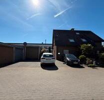 Freistehendes Einfamilienhaus mit 3 Garagen - Dinslaken Hiesfeld