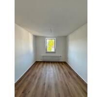 Kernsanierte + modernisierte 3-Zimmer-Wohnung (Erstbezug) - Wissen