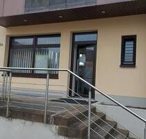 Büro Friseur Studio - 550,00 EUR Kaltmiete, in Feuchtwangen (PLZ: 91555)