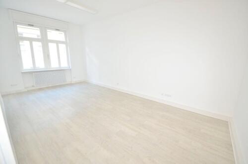 Foto - ATTRAKTIVE BÜROFLÄCHE IM 2. OG IN DER KARLSRUHER INNENSTADT