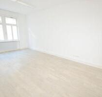 ATTRAKTIVE BÜROFLÄCHE IM 2. OG IN DER KARLSRUHER INNENSTADT