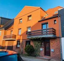 2 Zimmer Dachgeschosswohnung zentral in Büdelsdorf beim Rondo