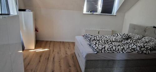 Foto - 2 Zimmer Dachgeschoßwohnung zur Miete in Köln