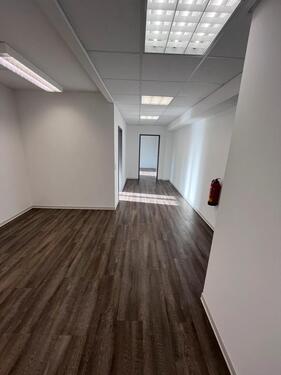 Foto - Büroraum zur Untermiete - 500,00&nbsp;EUR Kaltmiete, ca.&nbsp; 19,00&nbsp;m&sup2;