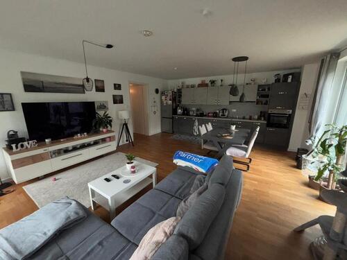 Foto - Schöne, geräumige 3-Zimmer-Wohnung mit großem Balkon