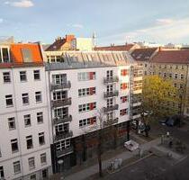 Toplage in Mitte, ruhig & hell: Möbliertes DG mit Terrasse - Berlin