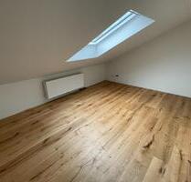 Möbliertes Zimmer im Obergeschoss – Nähe Bahnhof Bruckmühl - Rosenheim Innenstadt