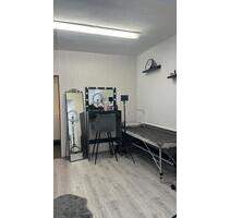 Kosmetikraum zur Untermiete | - 300,00 EUR Kaltmiete, in Augsburg (PLZ: 86150)