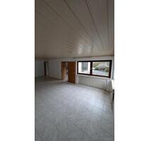 Große 1,5-Zi. Wohnung mit Terrasse & Einbauküche zu vermieten - Pliezhausen