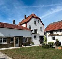 Einfamilienhaus mit separaten Einheiten, Hof, Garten und Carport - Rodgau