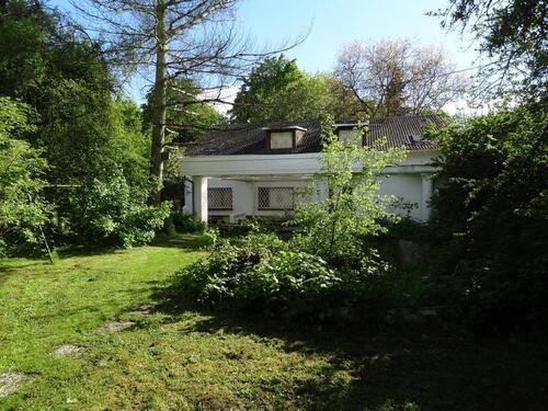 Foto - Haus am Park Frankfurt-Sossenheim 2300qm Grundst 14Z 450 qm Nutzf