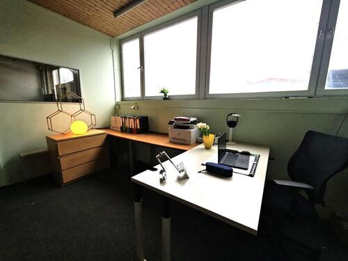 Foto - Gewerbefläche ab 2,5 €m² - Lager und Büro mit Stellplätzen