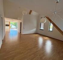 Sonnige 3,5-Zimmer DG Wohnung mit Balkon - Hochdorf