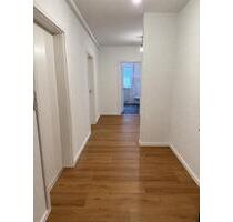 Helle, frisch renovierte, Klimatisierte Wohnung mit Balkon - Erbach