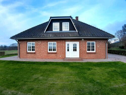 Foto - Einfamilienhaus - 950,00&nbsp;EUR Kaltmiete, ca.&nbsp; 130,00&nbsp;m&sup2;