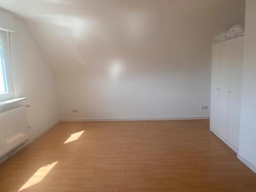 Foto - 2 Zimmer Dachgeschoßwohnung zur Miete in Langen (Hessen)