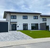 Schöne Doppelhaushälfte - 1.500,00&nbsp;EUR Kaltmiete, ca.&nbsp; 145,00&nbsp;m&sup2; in Windorf (PLZ: 94575)