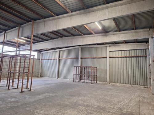 Foto - Lager Produktionshalle - 1.800,00&nbsp;EUR Kaltmiete, ca.&nbsp; 3,00&nbsp;m&sup2;