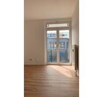 Schöne, moderne, helle 2 Zimmerwohnung mit Balkon, EBK, Badewanne - Dessau-Roßlau