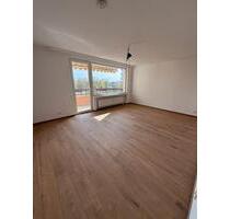 Zwei Zimmerwohnung in Hochheim - 910,00&nbsp;EUR Kaltmiete, ca.&nbsp; 65,00&nbsp;m&sup2; in Hochheim am Main (PLZ: 65239)