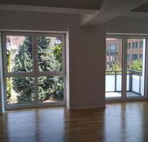 Sympathische 1 Zi Wohnung mit Balkon und Parkplatz - Frankfurt am Main Rödelheim