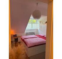 Gemütliche, frisch renovierte 2-Zimmer-Dachgeschosswohnung - Essen Stadtbezirk IV