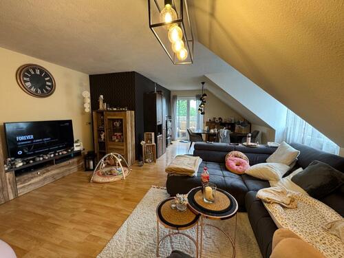 Foto - Ab 01.03 früher: Helle 4-Zimmer-Wohnung m. 2 Balkonen zu mieten