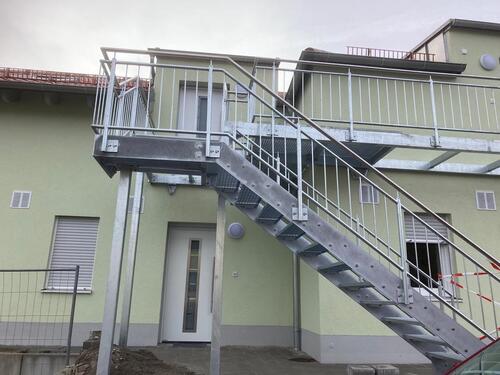 Foto - Moderne 4‑Zimmer‑DG‑Wohnung (105 qm) mit Balkon und EBK