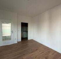 Helle 2-Zimmer-Wohnung mit Balkon u. Terrasse in Köln-RathHeumar