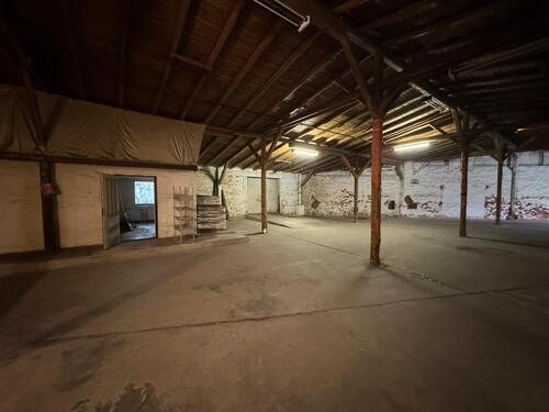 Foto - Lagerhalle kostengünstig zu vermieten