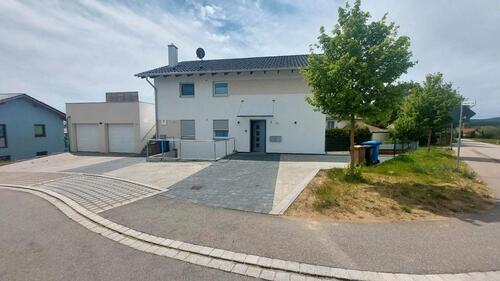 Foto - 4 Zimmer Wohnung EG mit Balkon - 1.000,00&nbsp;EUR Kaltmiete, ca.&nbsp; 118,00&nbsp;m&sup2;