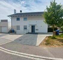 4 Zimmer Wohnung EG mit Balkon - 1.000,00&nbsp;EUR Kaltmiete, ca.&nbsp; 118,00&nbsp;m&sup2; in Falkenfels (PLZ: 94350)