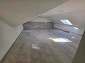 Foto - 2 Zimmer Dachgeschoßwohnung zur Miete in Neustadt an der Weinstraße