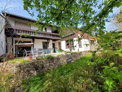 Foto - Nahe Klinikum: 6-Zimmer Reihenmittelhaus in Bayreuth-Roter Hügel