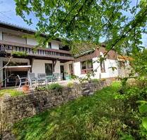 Nahe Klinikum: 6-Zimmer Reihenmittelhaus in Bayreuth-Roter Hügel
